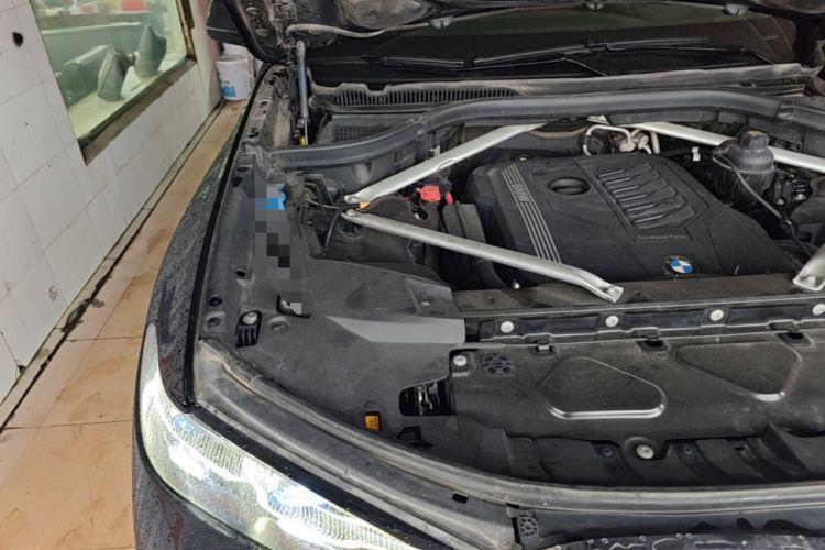 Used BMW X7 2021 xDrive40i Luxury M Sport Package Engine Bay Right