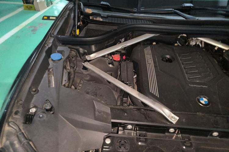 Used BMW X7 2021 xDrive40i Luxury M Sport Package Engine Bay Right
