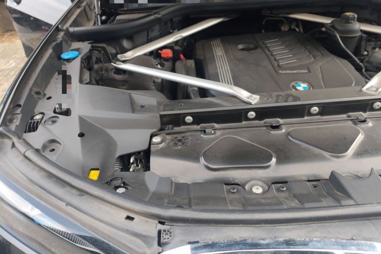 Used BMW X7 2021 Restyled xDrive40i Luxury Version with M Sport Package Engine Bay Right