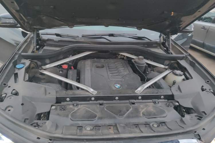 Used BMW X7 2021 xDrive40i Luxury Package with Leading Features Engine Bay