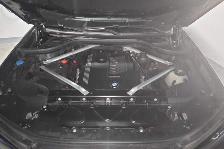 Used BMW X7 2021 xDrive40i Luxury Package with Leading Features Engine Bay