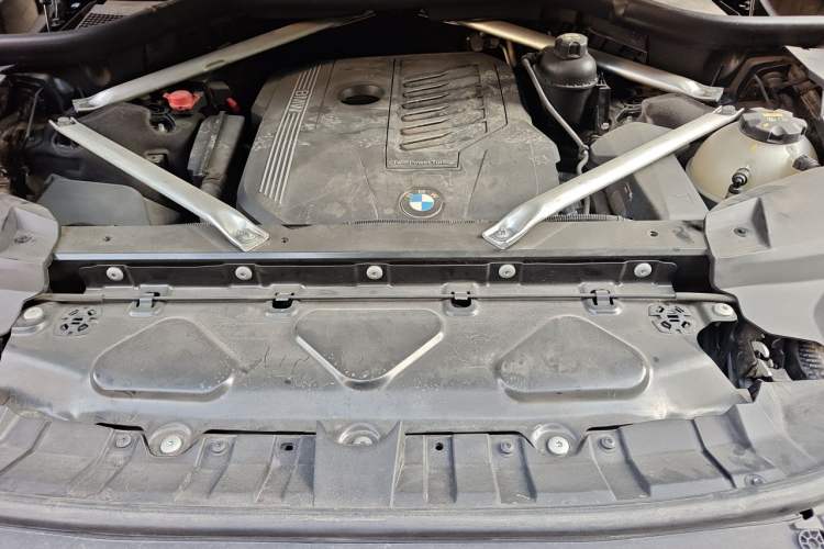 Used BMW X7 2021 xDrive40i Luxury Package with Leading Features Engine Bay