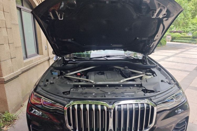 Used BMW X7 2021 xDrive40i Executive Luxury Package Engine Bay