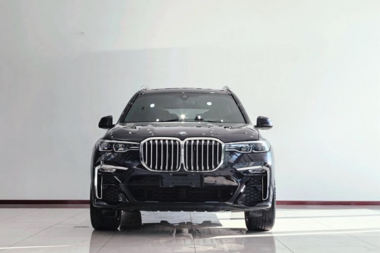 Used BMW X7 2021 Restyled xDrive40i Luxury Version with M Sport Package Exterior 1