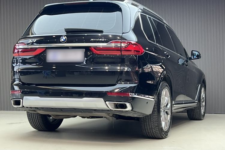 Used BMW X7 2021 xDrive40i Luxury Package with Leading Features Exterior 1