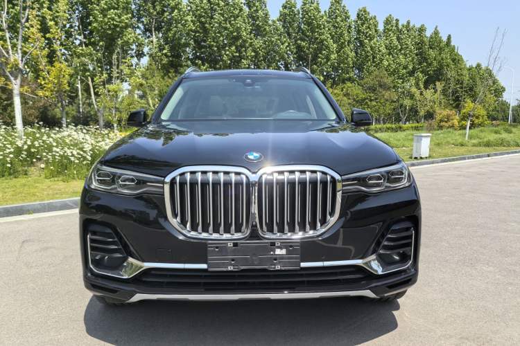 Used BMW X7 2021 xDrive40i Luxury Package with Leading Features Exterior 1