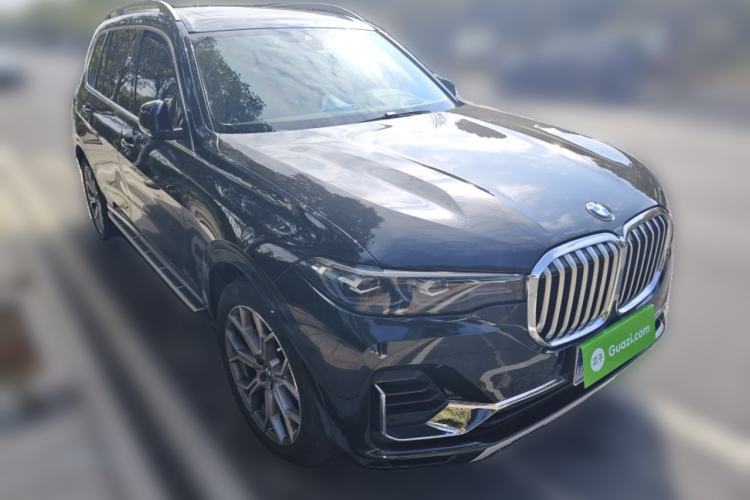 Used BMW X7 2021 xDrive40i Luxury Package with Leading Features Exterior 2