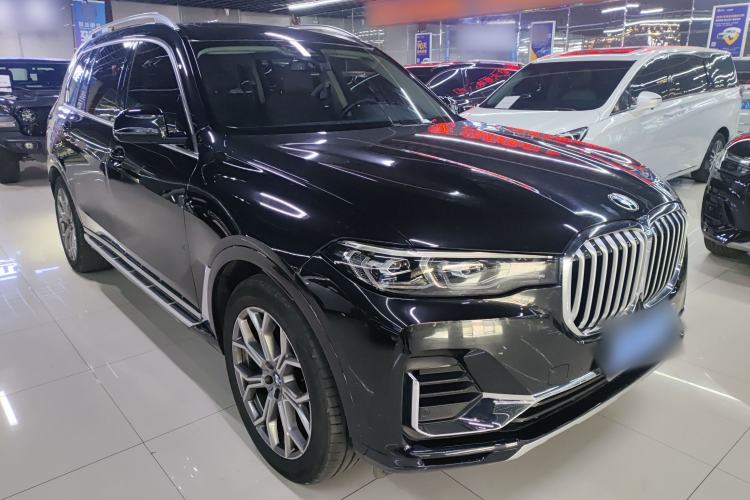 Used BMW X7 2021 xDrive40i Luxury Package with Leading Features Exterior 2