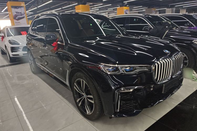 Used BMW X7 2021 xDrive40i Luxury M Sport Package Exterior 2