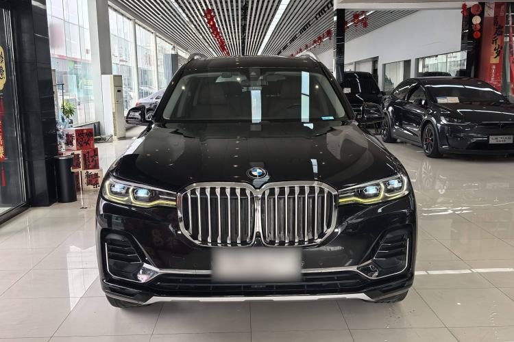 Used BMW X7 2021 Facelifted xDrive40i Luxury Package with Leading Features Exterior 3