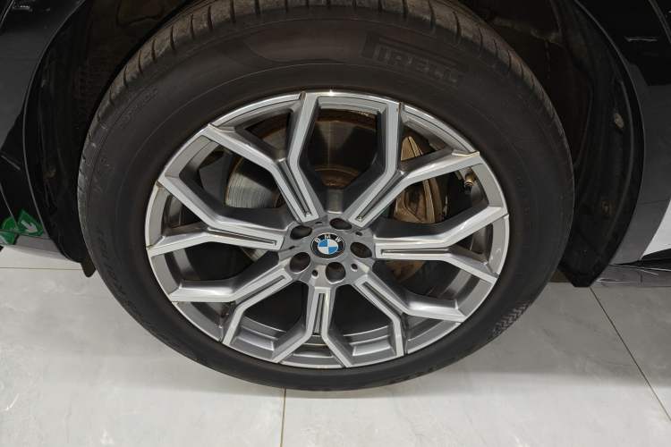 Used BMW X7 2021 xDrive40i Luxury Package with Leading Features Exterior 3