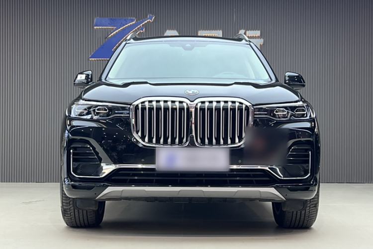Used BMW X7 2021 xDrive40i Luxury Package with Leading Features Exterior 3