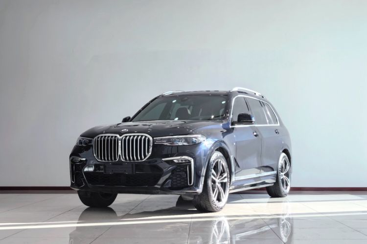 Used BMW X7 2021 Restyled xDrive40i Luxury Version with M Sport Package Exterior 3