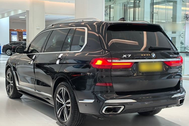 Used BMW X7 2021 xDrive40i Luxury M Sport Package Exterior 3