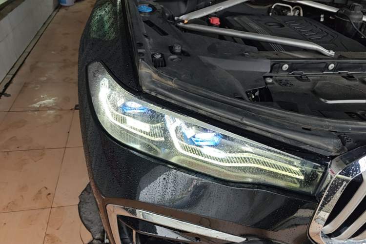 Used BMW X7 2021 xDrive40i Luxury M Sport Package Exterior 3
