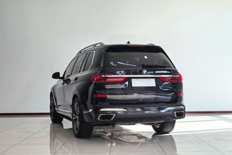 Used BMW X7 2021 Restyled xDrive40i Luxury Version with M Sport Package Exterior 3