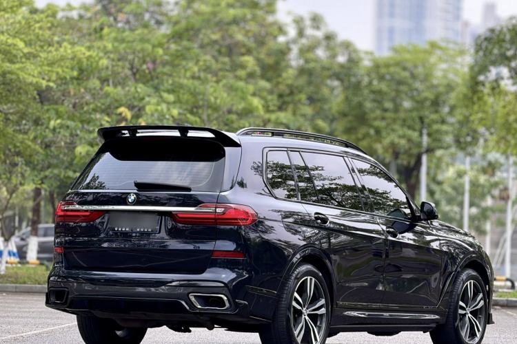 Used BMW X7 2021 xDrive40i Luxury M Sport Package Exterior 4