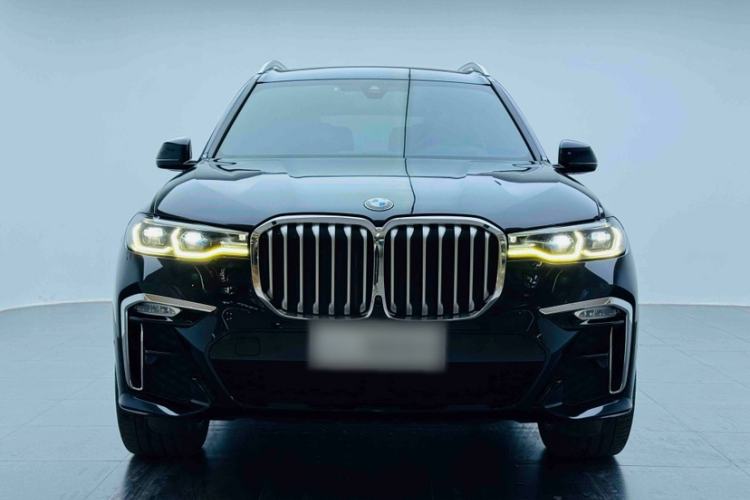 Used BMW X7 2021 xDrive40i Luxury M Sport Package Exterior 4