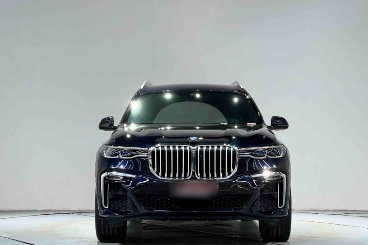 Used BMW X7 2021 Restyled xDrive40i Luxury Version with M Sport Package Exterior 4