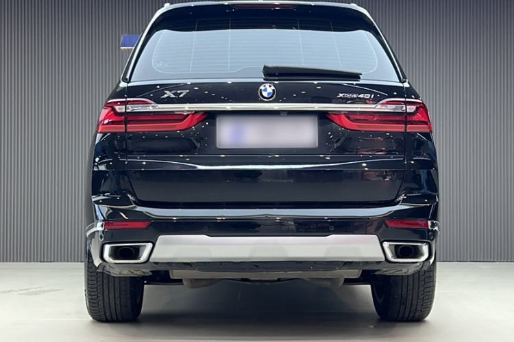 Used BMW X7 2021 xDrive40i Luxury Package with Leading Features Exterior 4