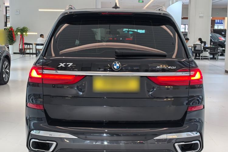 Used BMW X7 2021 xDrive40i Luxury M Sport Package Exterior 4
