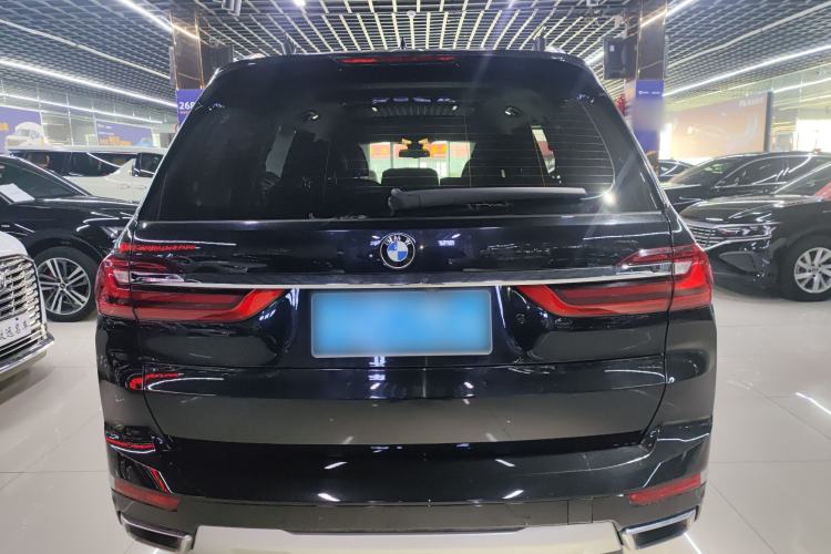 Used BMW X7 2021 xDrive40i Luxury Package with Leading Features Exterior 4