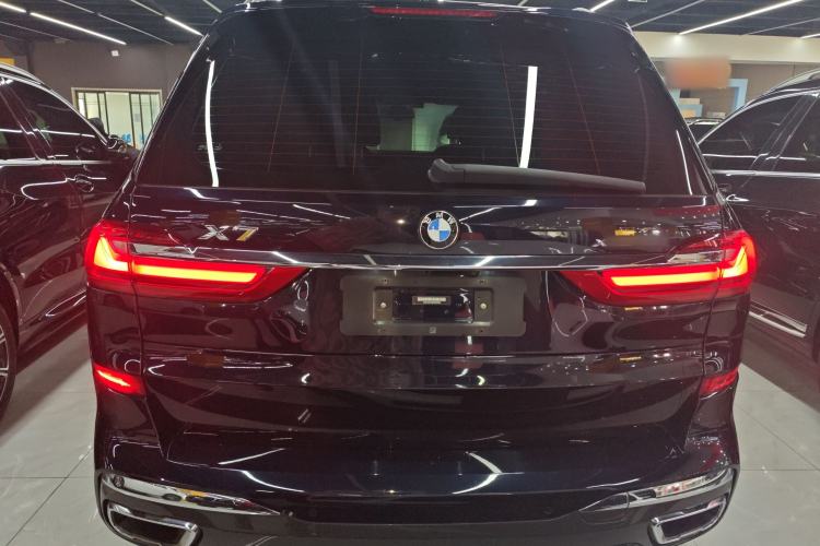 Used BMW X7 2021 xDrive40i Luxury M Sport Package Exterior 4