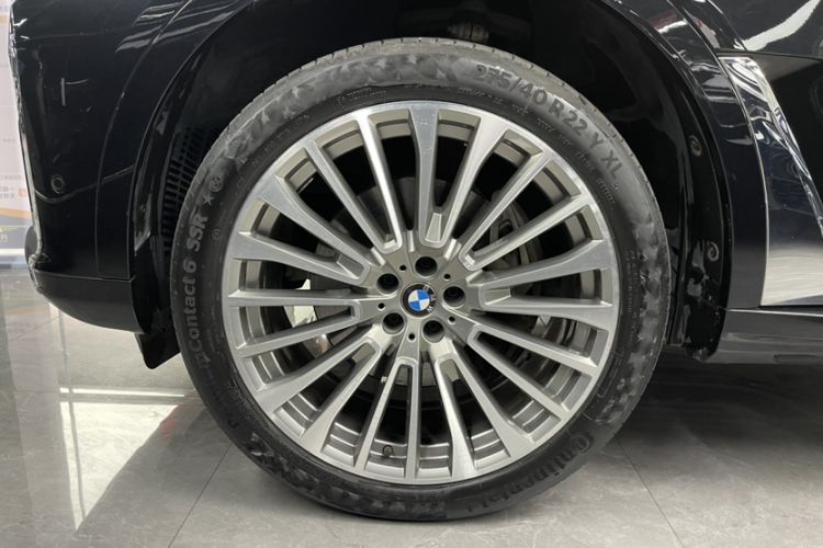 Used BMW X7 2021 xDrive40i Executive Luxury Package Exterior 4