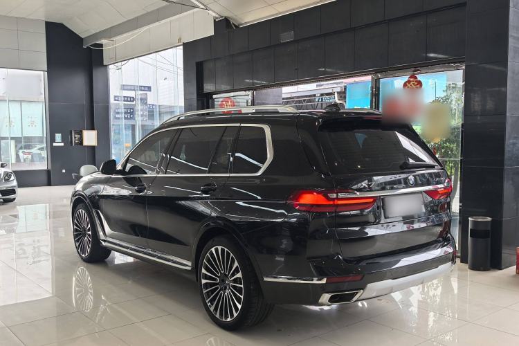 Used BMW X7 2021 Facelifted xDrive40i Luxury Package with Leading Features Exterior 5