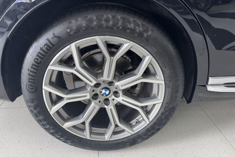 Used BMW X7 2021 Facelifted xDrive40i Luxury Package with Leading Features Exterior 5