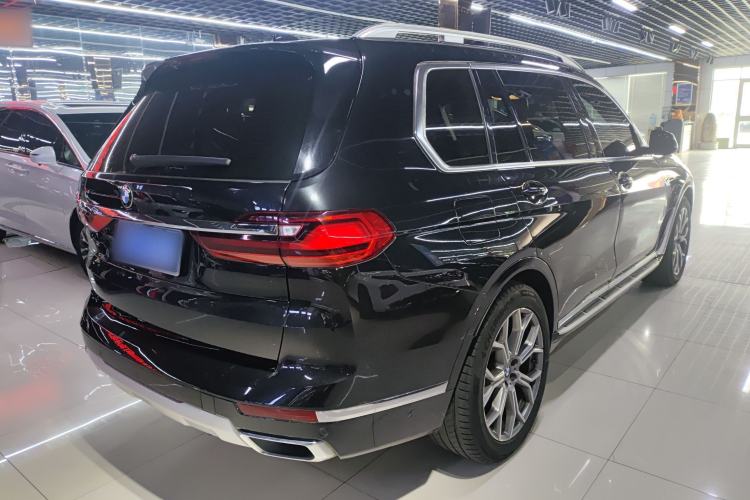 Used BMW X7 2021 xDrive40i Luxury Package with Leading Features Exterior 5