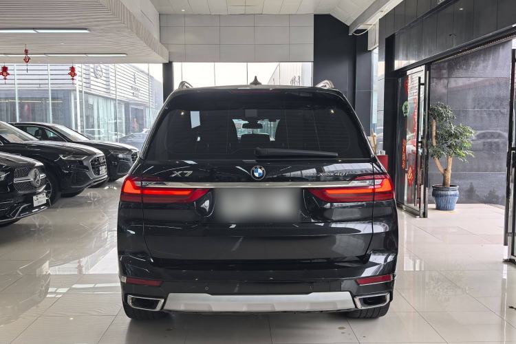 Used BMW X7 2021 Facelifted xDrive40i Luxury Package with Leading Features Exterior 6