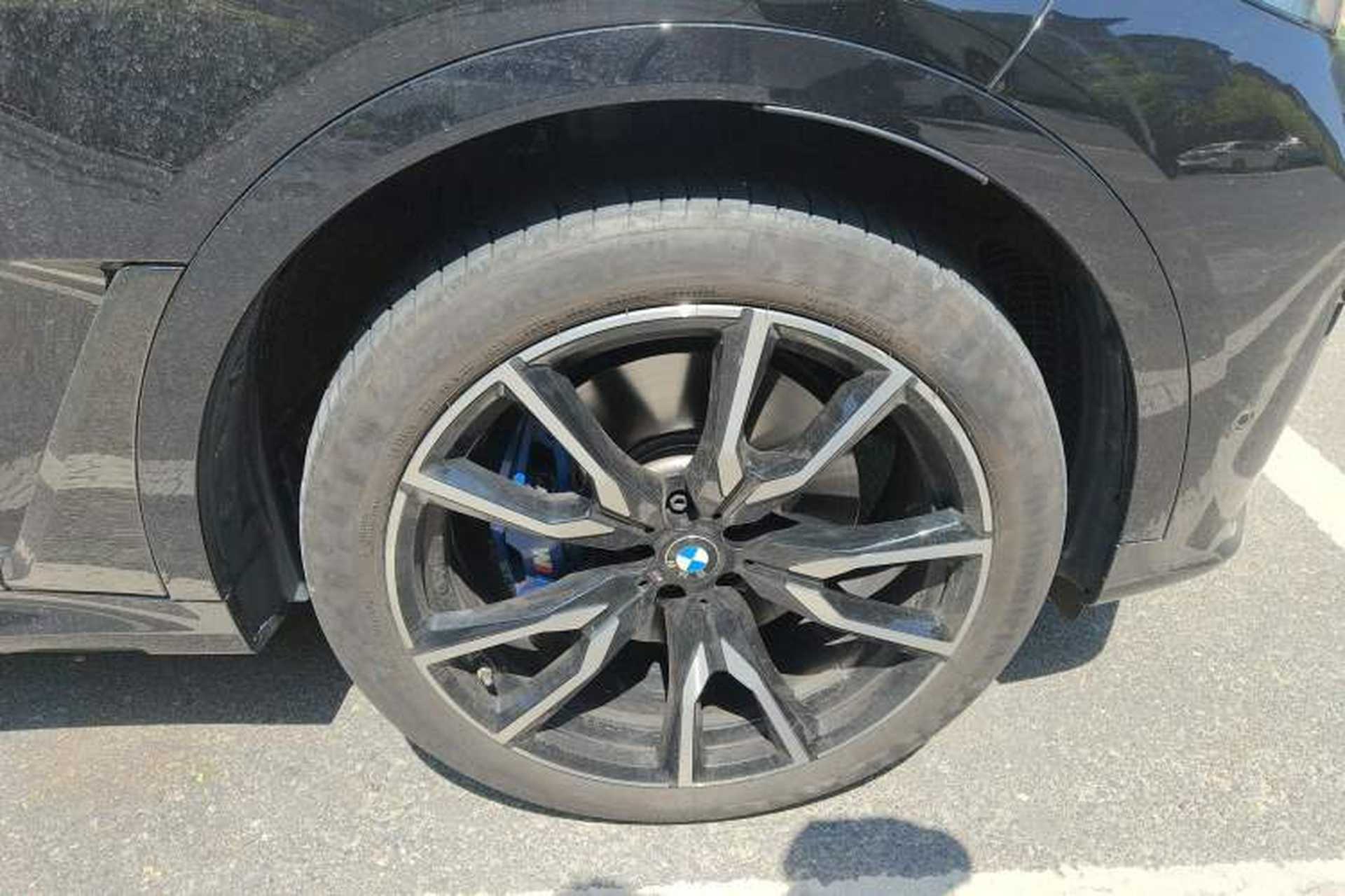 Used BMW X7 2021 xDrive40i Executive Model with M Sport Package Exterior 7