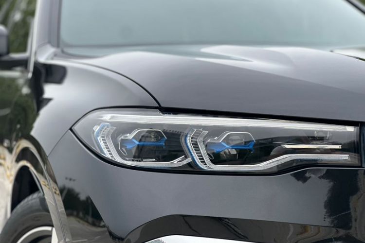 Used BMW X7 2021 xDrive40i Luxury M Sport Package Exterior 7