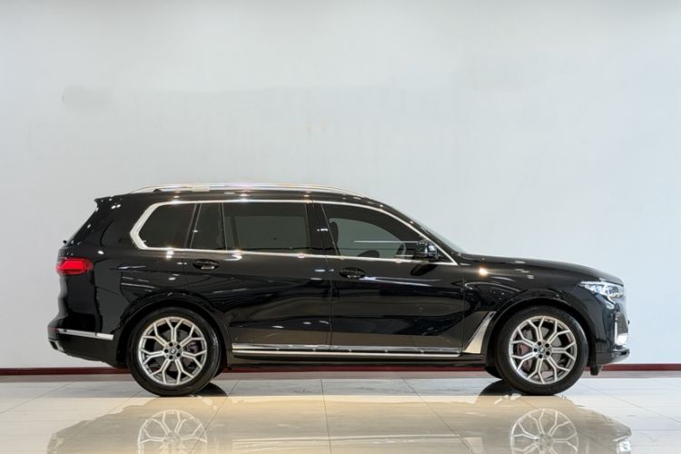 Used BMW X7 2021 xDrive40i Luxury Package with Premium Features Exterior 7