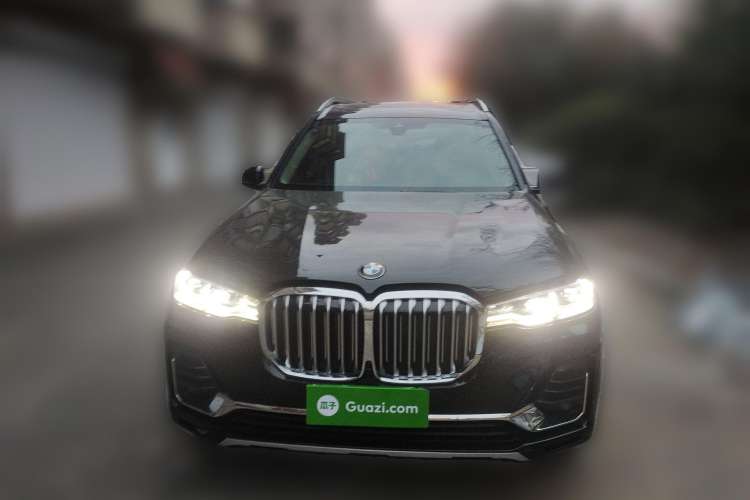 Used BMW X7 2021 xDrive40i Luxury Package with Leading Features Front