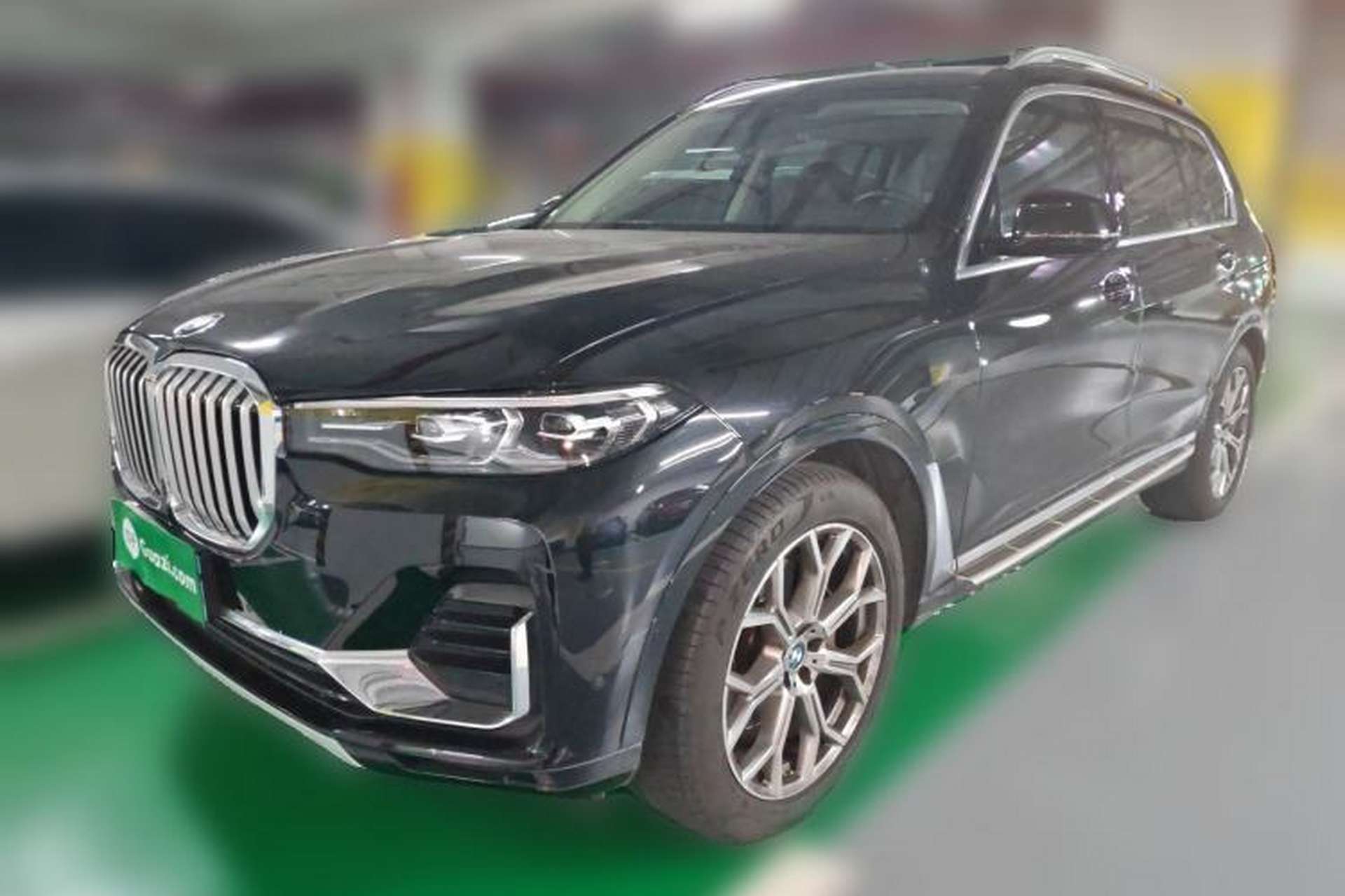 Used BMW X7 2021 Facelifted xDrive40i Luxury Package with Leading Features Front Left 45 Deg