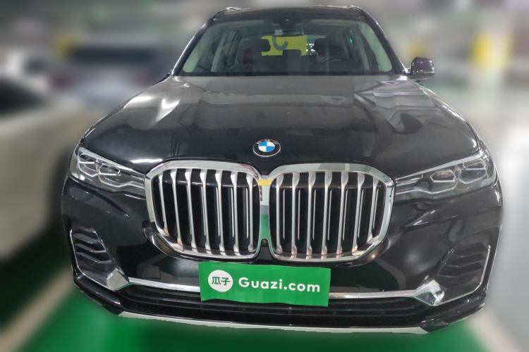 Used BMW X7 2021 Facelifted xDrive40i Luxury Package with Leading Features Front