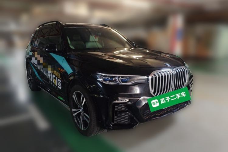 Used BMW X7 2021 xDrive40i Luxury M Sport Package Front Right 45 Deg