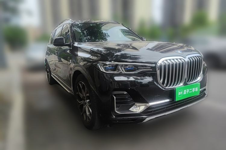 Used BMW X7 2021 Restyled xDrive40i Luxury Package with Premium Features Front Right 45 Deg