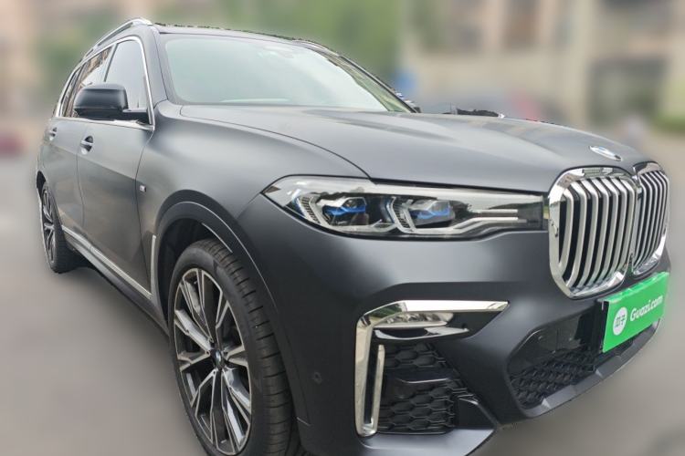 Used BMW X7 2021 xDrive40i Executive Model with M Sport Package Front Right 45 Deg