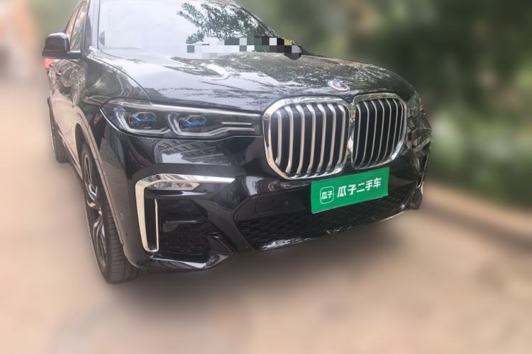 Used BMW X7 2021 xDrive40i Luxury M Sport Package Front Right 45 Deg