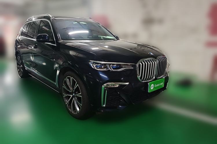 Used BMW X7 2021 xDrive40i Executive Model with M Sport Package Front Right 45 Deg
