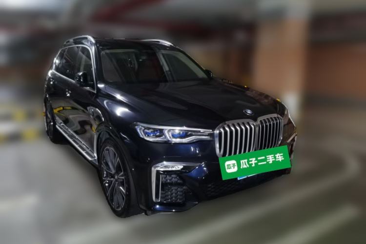 Used BMW X7 2021 Facelifted xDrive40i Luxury Package with Leading Features Front Right 45 Deg
