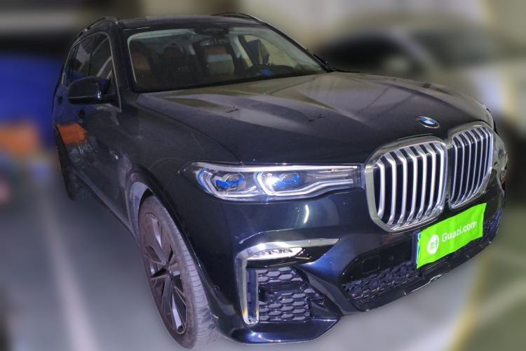 Used BMW X7 2021 xDrive40i Executive Model with M Sport Package Front Right 45 Deg