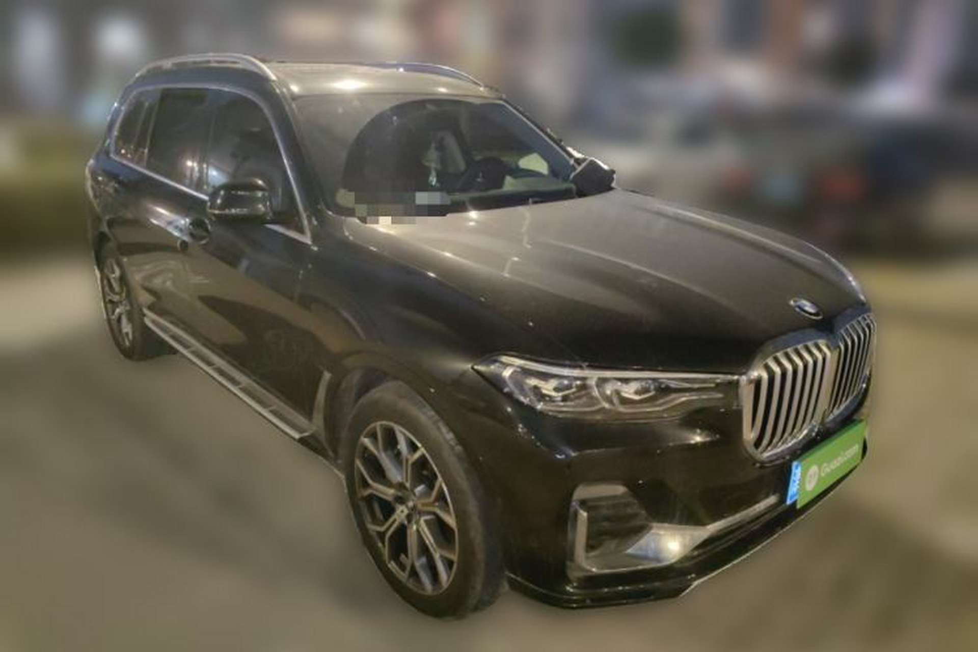 Used BMW X7 2021 xDrive40i Luxury Package with Leading Features Front Right 45 Deg