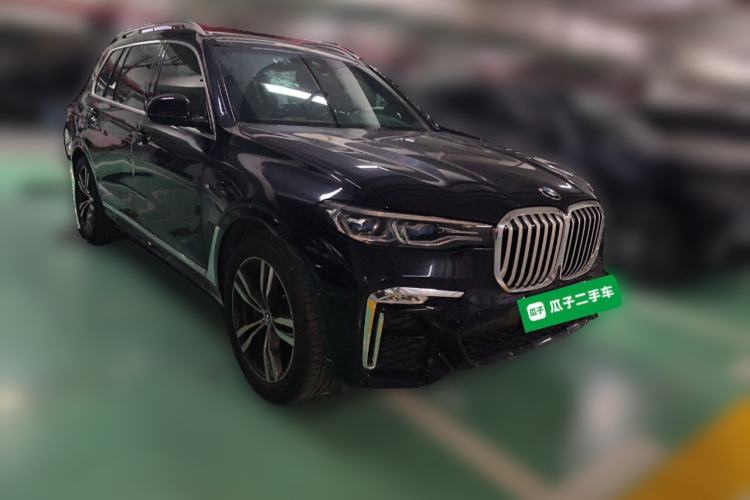 Used BMW X7 2021 xDrive40i Luxury M Sport Package Front Right 45 Deg
