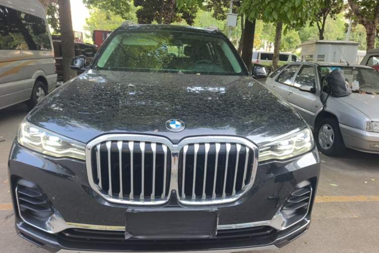 Used BMW X7 2021 xDrive40i Luxury Package with Leading Features Front