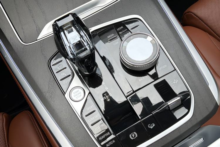Used BMW X7 2021 xDrive40i Luxury M Sport Package Gear Lever