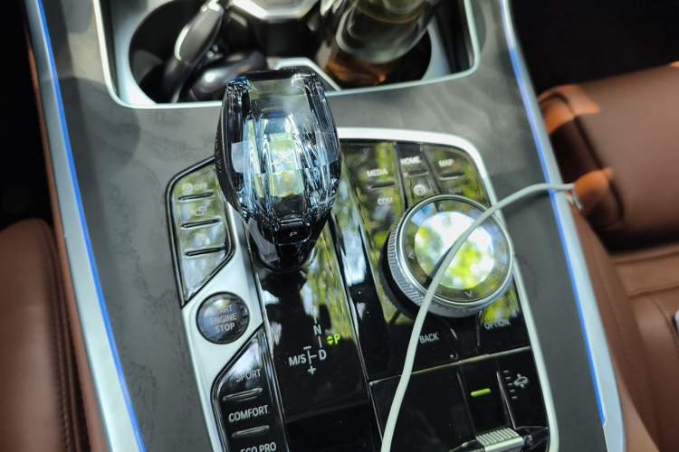 Used BMW X7 2021 xDrive40i Luxury M Sport Package Gear Lever